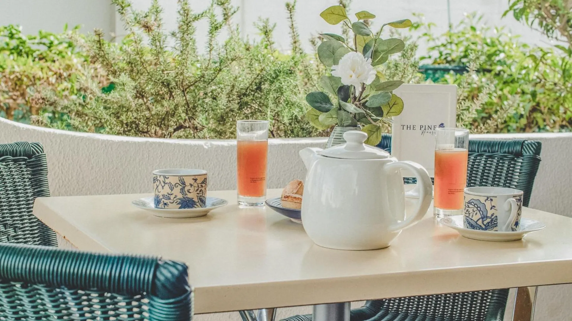 Bed & Breakfast Pine House - Faro Airport, Beach And City Center