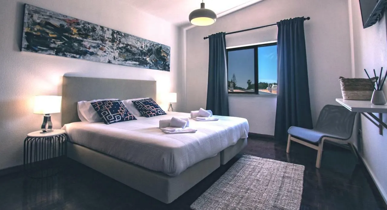 Pine House - Faro Airport, Beach And City Center 0*,
