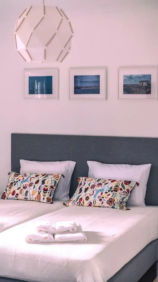 Bed & Breakfast Pine House - Faro Airport, Beach And City Center Portugal
